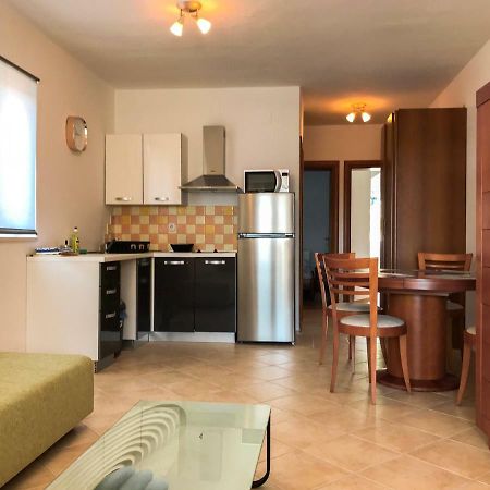 Mr. Hall Apartments Barbat na Rabu Exterior foto