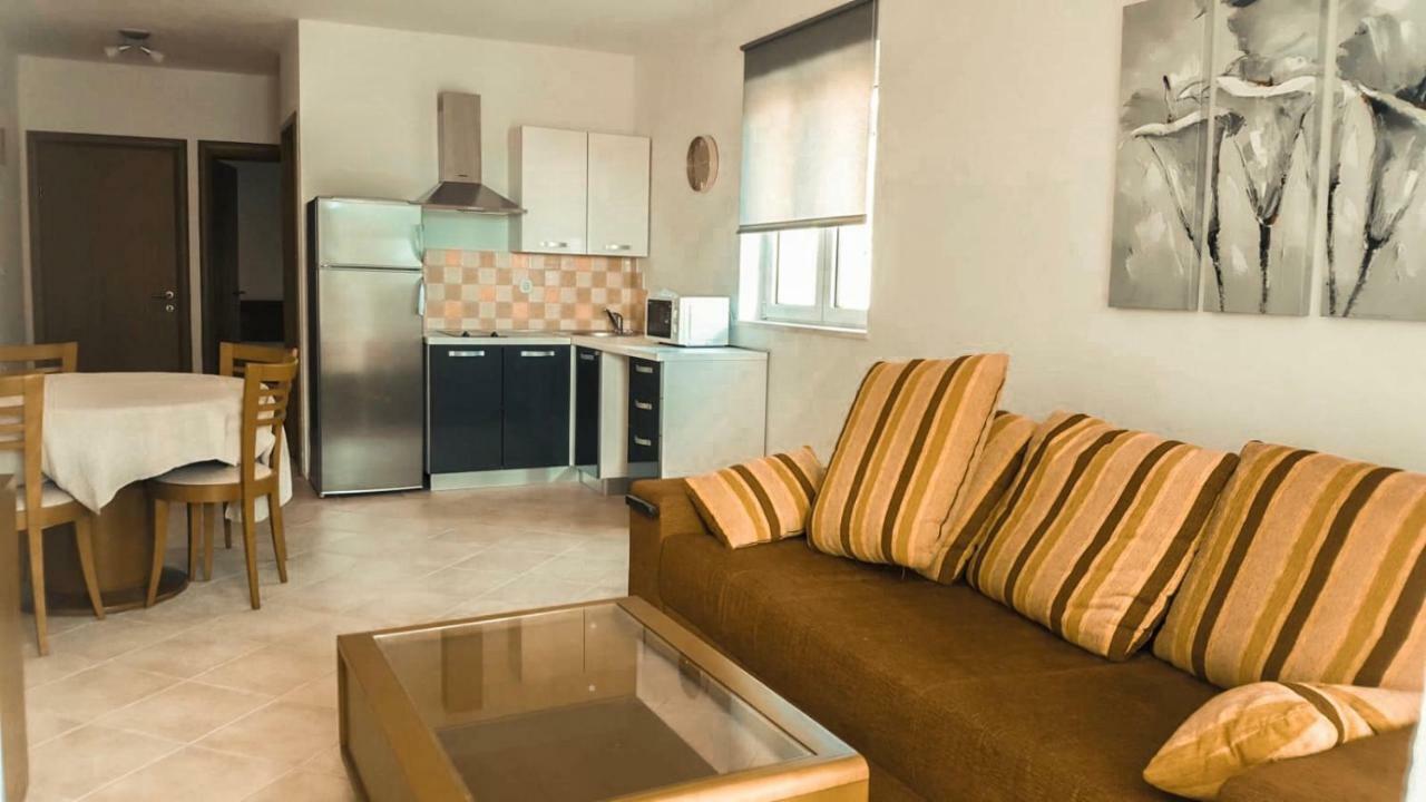 Mr. Hall Apartments Barbat na Rabu Exterior foto